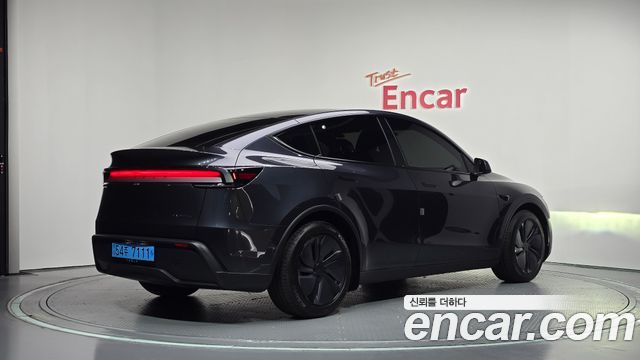 Tesla Model Y Premium Long Range AWD 2026 — фото 2