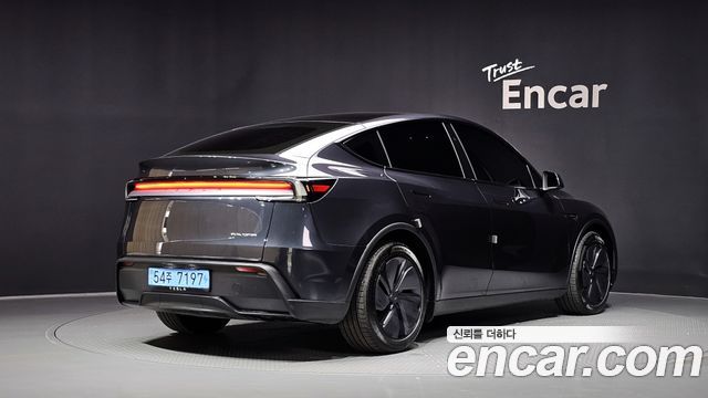 Tesla Model Y Premium Long Range AWD 2026 — фото 2