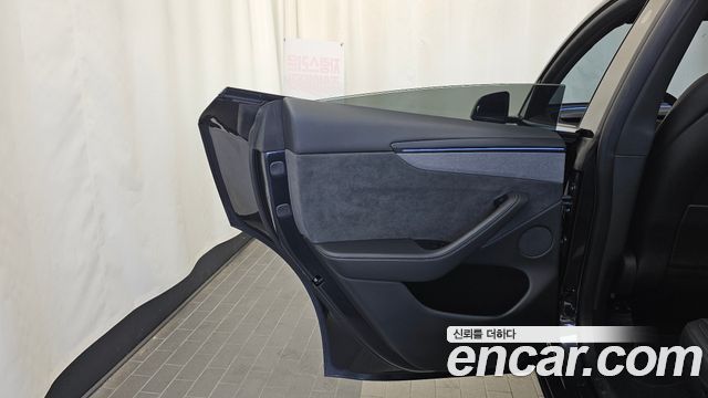 Tesla Model Y Premium Long Range AWD 2026 — фото 25