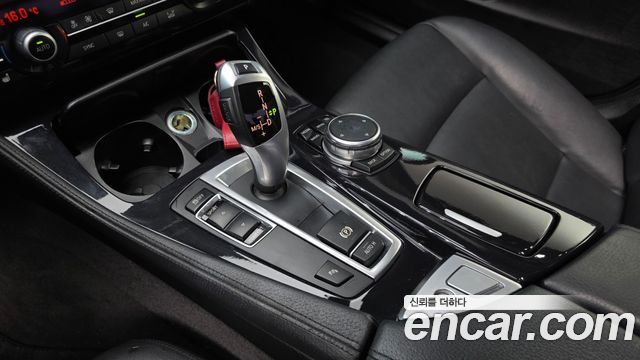 BMW 5 Series (F10) 520d 2015 — фото 9
