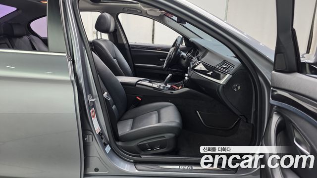 BMW 5 Series (F10) 520d 2015 — фото 11