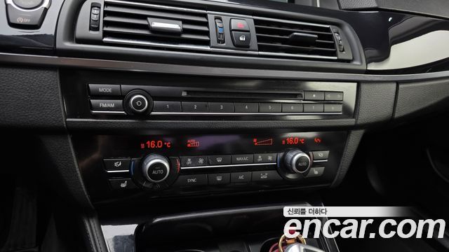 BMW 5 Series (F10) 520d 2015 — фото 16