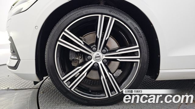 Volvo S60 (III) T5 Inscroption 2020 — фото 5