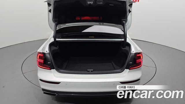 Volvo S60 (III) T5 Inscroption 2020 — фото 41