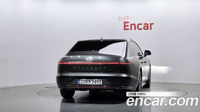Hyundai Grandeur (GN7) 2,5 Gasoline 2WD Calligraphy 2023 — фото 4