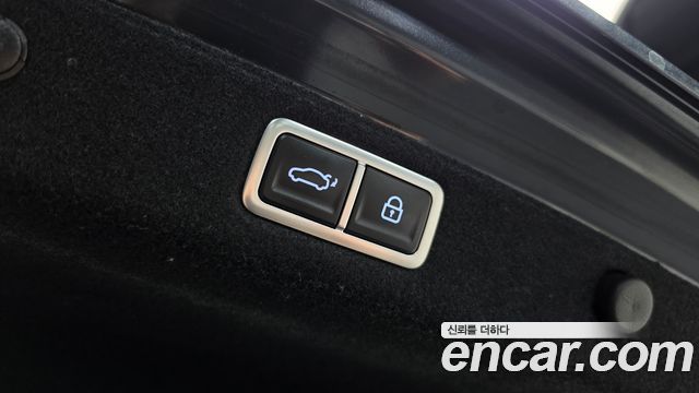 Hyundai Grandeur (GN7) 2,5 Gasoline 2WD Calligraphy 2023 — фото 15
