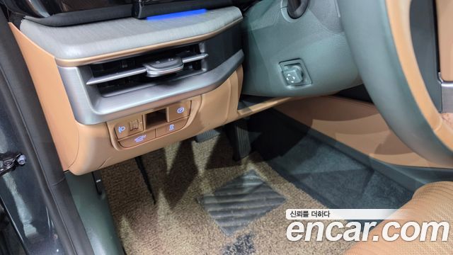 Hyundai Grandeur (GN7) 2,5 Gasoline 2WD Calligraphy 2023 — фото 18
