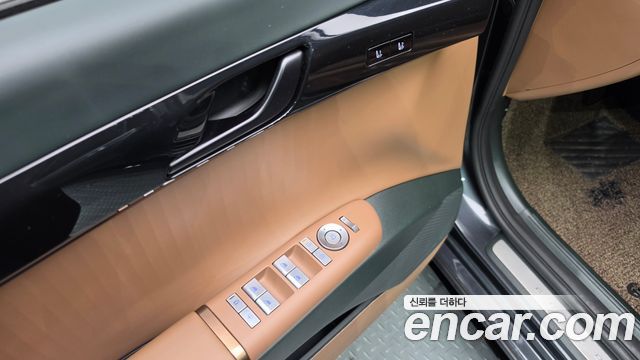 Hyundai Grandeur (GN7) 2,5 Gasoline 2WD Calligraphy 2023 — фото 20