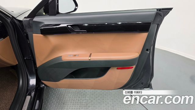 Hyundai Grandeur (GN7) 2,5 Gasoline 2WD Calligraphy 2023 — фото 24