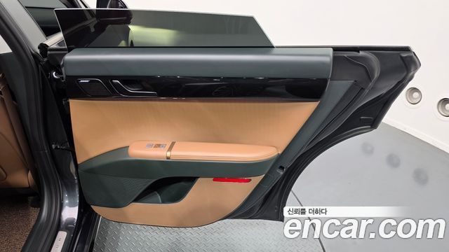 Hyundai Grandeur (GN7) 2,5 Gasoline 2WD Calligraphy 2023 — фото 25