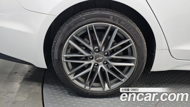 Genesis G70 2.0T Advanced 2018 — фото 5