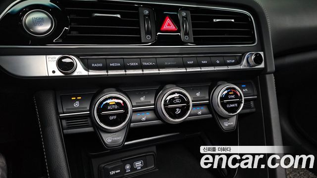 Genesis G70 2.0T Advanced 2018 — фото 17