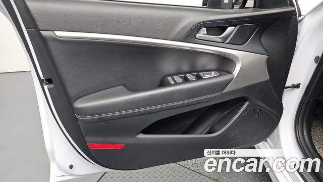 Genesis G70 2.0T Advanced 2018 — фото 24