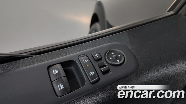 Hyundai Staria HEV 1.6 Cargo 5-Seater Modern 2025 — фото 30