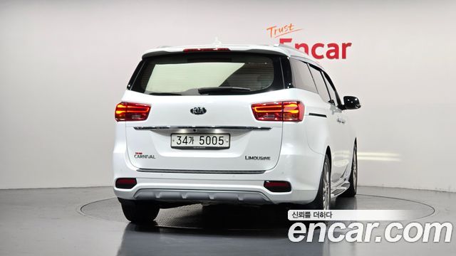 Kia Carnival 7-Seater Limousine President 2019 — фото 4