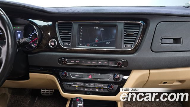 Kia Carnival 7-Seater Limousine President 2019 — фото 16