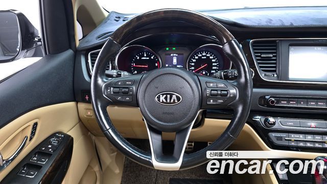 Kia Carnival 7-Seater Limousine President 2019 — фото 22