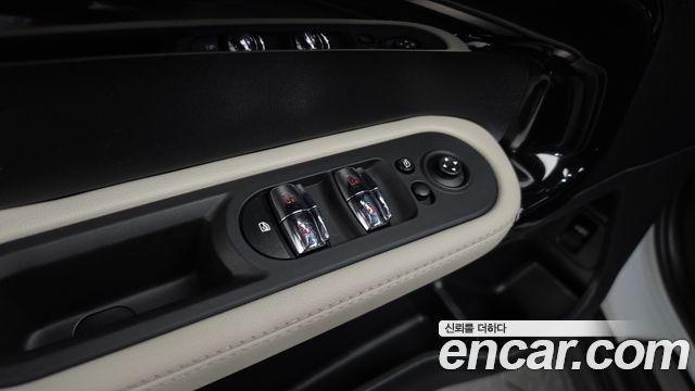 MINI Cooper D Countryman ALL4 Wight Edition 2nd 2019 — фото 38