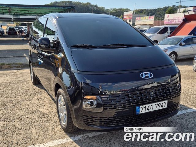 Hyundai Staria Tourer 11-Seater Modern