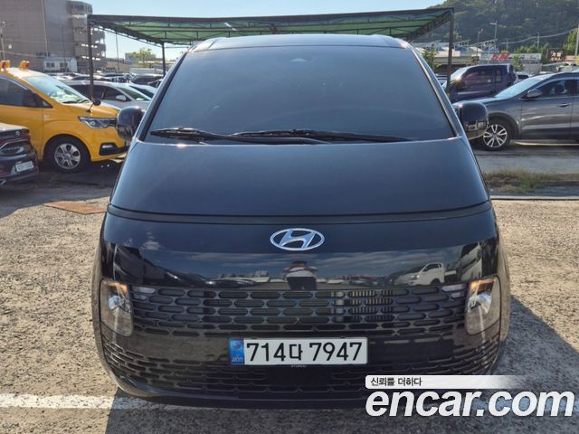 Hyundai Staria Tourer 11-Seater Modern 2023 — фото 2