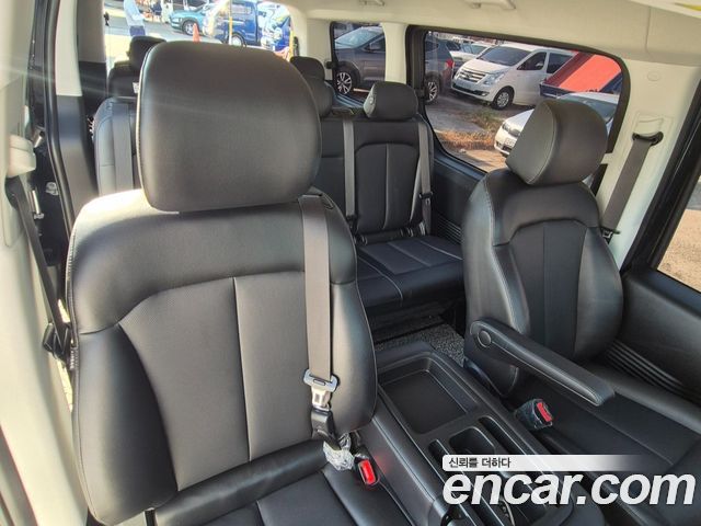 Hyundai Staria Tourer 11-Seater Modern 2023 — фото 7