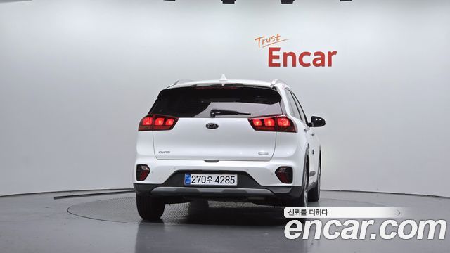 Kia Niro 1.6 HEV Luxury 2020 — фото 4
