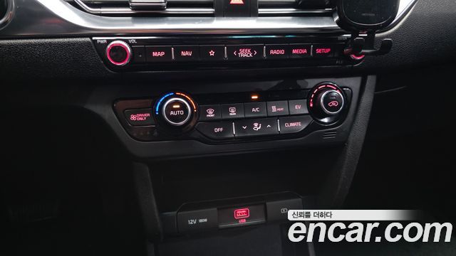 Kia Niro Plus Air 2023 — фото 16