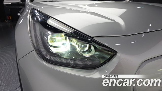 Kia Niro Plus Air 2023 — фото 22