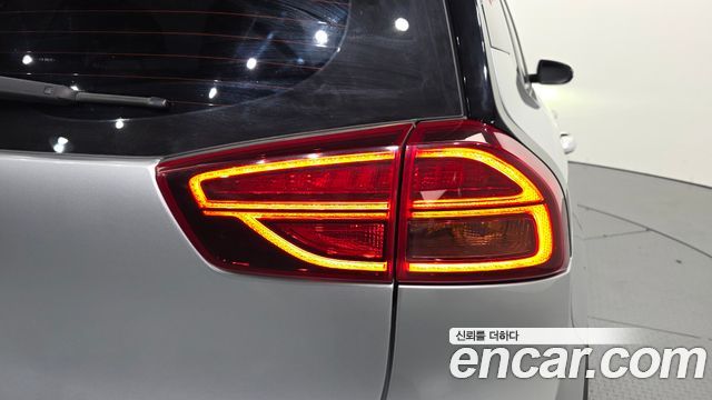 Kia Niro Plus Air 2023 — фото 23