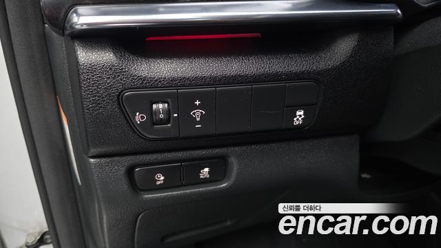 Kia Niro Plus Air 2023 — фото 27