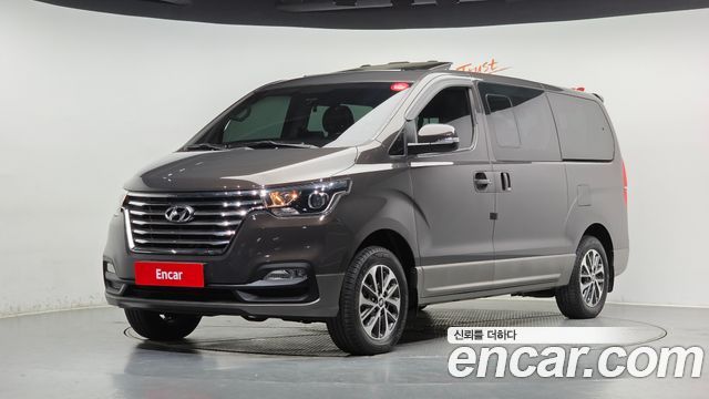 Hyundai Grand Starex 4WD Urban 9-Seater Exclusive 2019 — фото 1