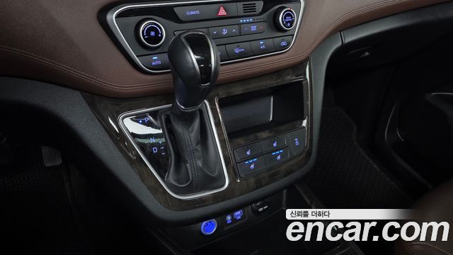 Hyundai Grand Starex 4WD Urban 9-Seater Exclusive 2019 — фото 9