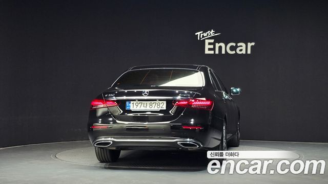 Mercedes-Benz E-Class (W213) E350 4MATIC Avantgarde 2022 — фото 4