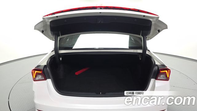 Kia K5 (III) 2.0 LPI Signature 2020 — фото 20