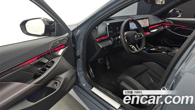 BMW M5 (G90) M5 Touring Storm Bay Edition 2026 — фото 11
