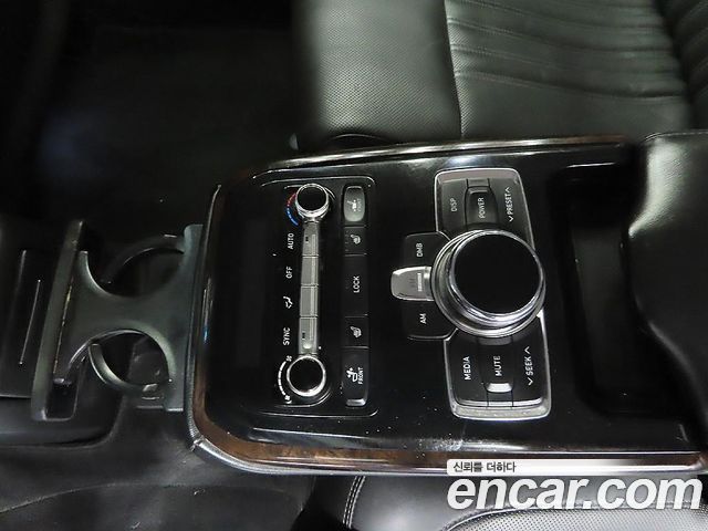 Genesis EQ900 3.8 GDI AWD Luxury 2017 — фото 15