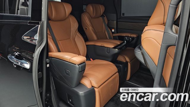 Toyota Alphard (IV) 2.5 HEV Executive AWD 2024 — фото 15