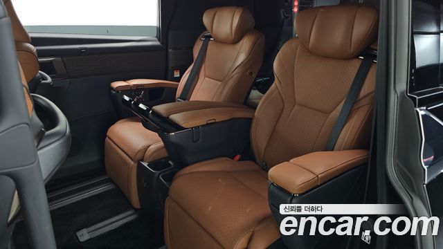 Toyota Alphard (IV) 2.5 HEV Executive AWD 2024 — фото 16