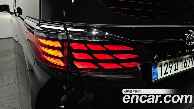 Toyota Alphard (IV) 2.5 HEV Executive AWD 2024 — фото 29