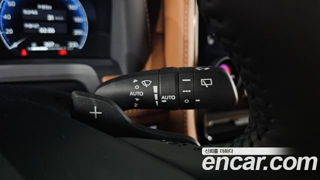 Toyota Alphard (IV) 2.5 HEV Executive AWD 2024 — фото 34