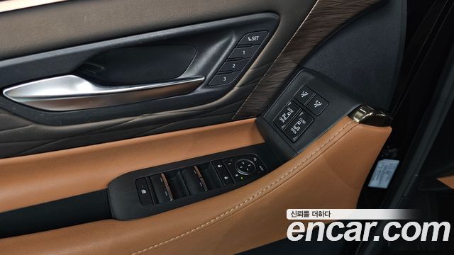 Toyota Alphard (IV) 2.5 HEV Executive AWD 2024 — фото 36