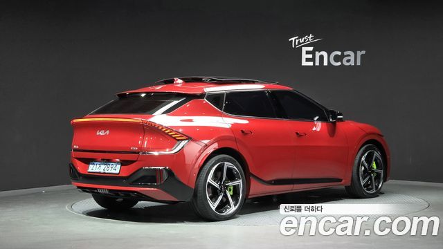 Kia EV6 GT 4WD 2023 — фото 2