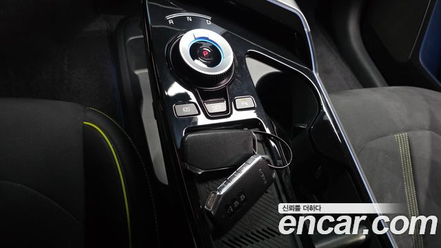 Kia EV6 GT 4WD 2023 — фото 9