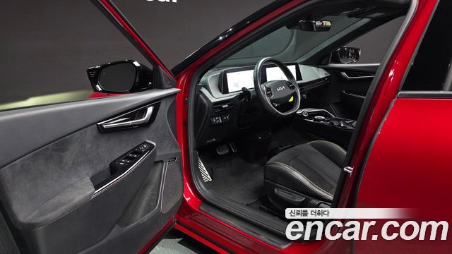 Kia EV6 GT 4WD 2023 — фото 10