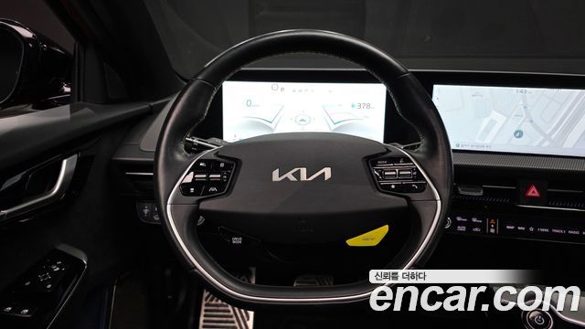 Kia EV6 GT 4WD 2023 — фото 17