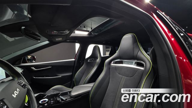 Kia EV6 GT 4WD 2023 — фото 23