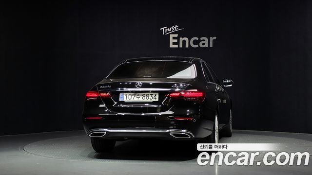 Mercedes-Benz E-Class (W213) E220d 4MATIC Exclusive 2022 — фото 4