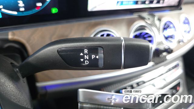 Mercedes-Benz E-Class (W213) E220d 4MATIC Exclusive 2022 — фото 9