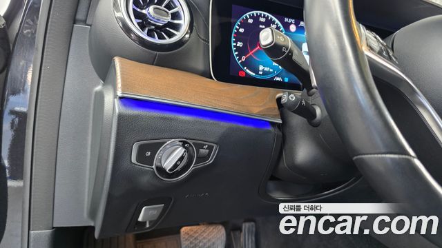 Mercedes-Benz E-Class (W213) E220d 4MATIC Exclusive 2022 — фото 16
