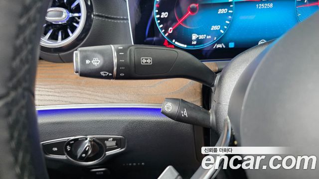 Mercedes-Benz E-Class (W213) E220d 4MATIC Exclusive 2022 — фото 27